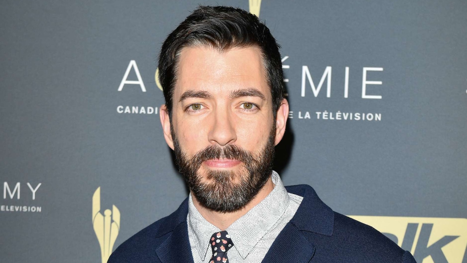 Property Brothers' star Drew Scott shares cute photos of infant son Parker  - ABC News