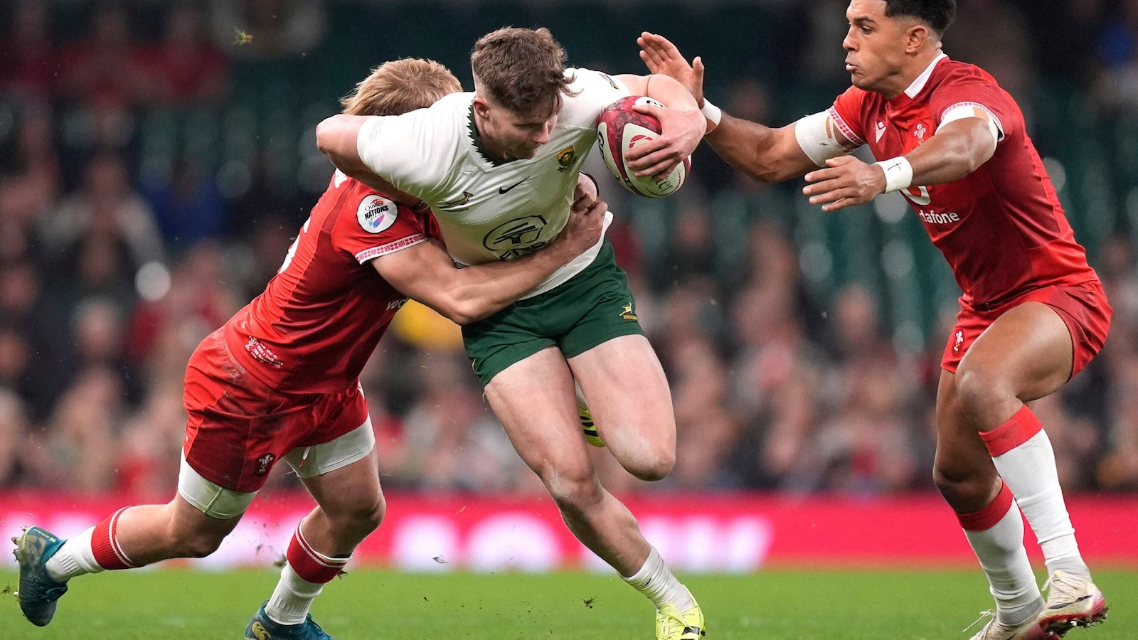 Rugby to trial lower tackle height at elite level amid concussion concerns