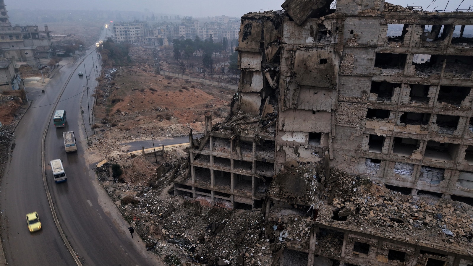 Сирийската армия обяви затворена военна зона източно от Алепо, тъй като напрежението с кюрдите нараства