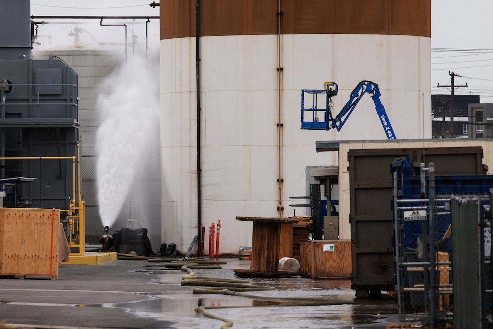 PHOTO: Chemical incident forces evacuation in Garden Grove