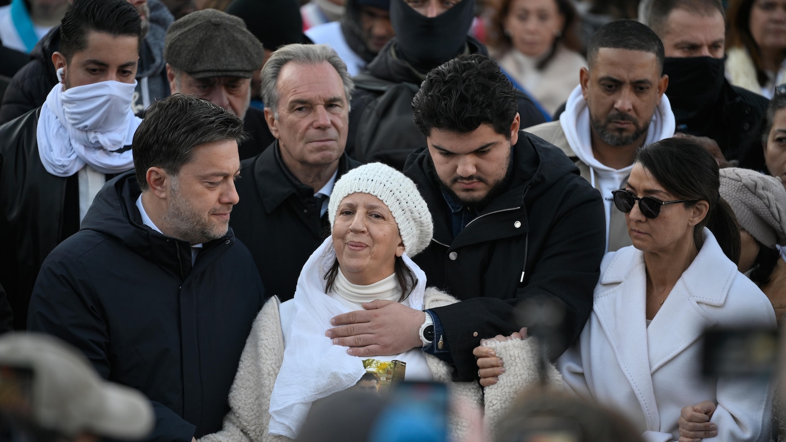 Кампании на активисти срещу наркотиците във френските избори въпреки заплахите, 2-ма братя загубиха от гангстерско насилие