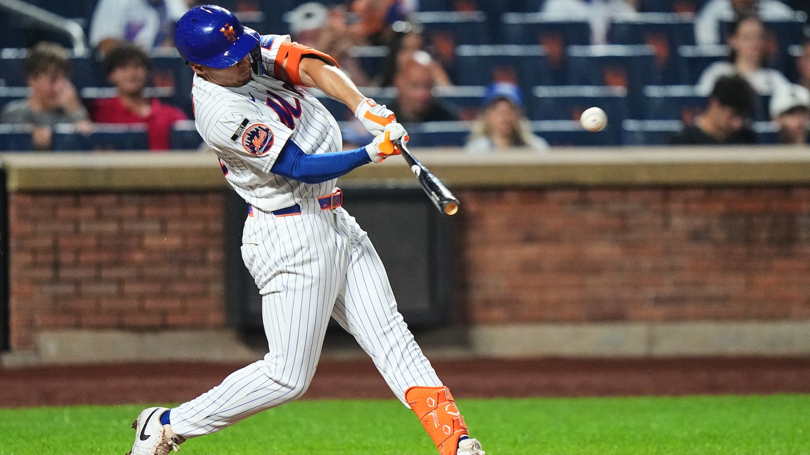Cubs make pitching a priority, grab Holmes and Taylor from Mets