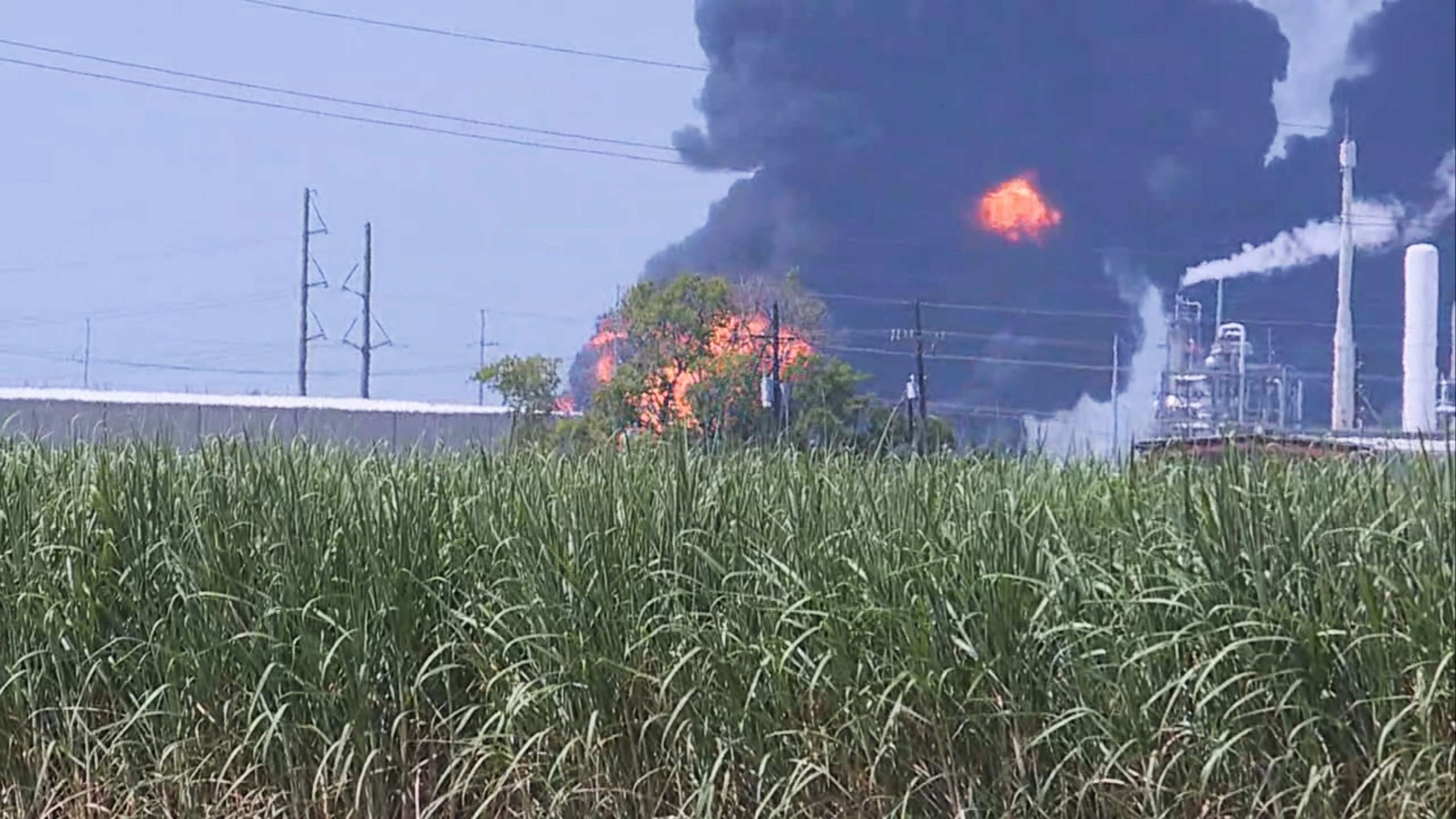 PHOTO: Fire at Marathon Petroleum Refinery in Garyville, La. on Aug. 25, 2023.