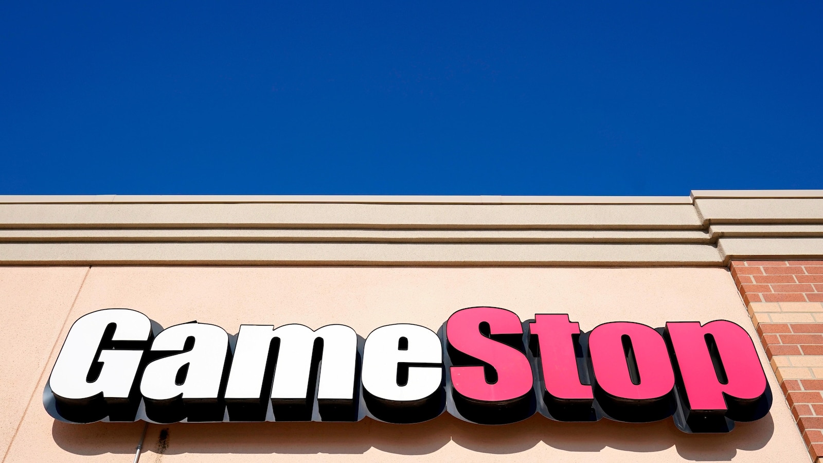 Online seller eBay rejects GameStop's $56 billion takeover offer