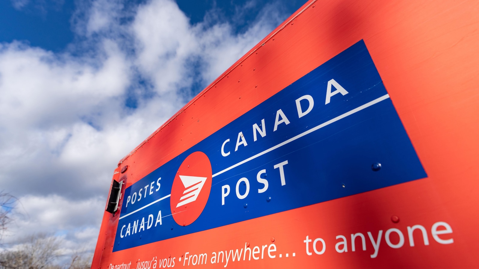 Canada Post taking steps to stop home mail delivery