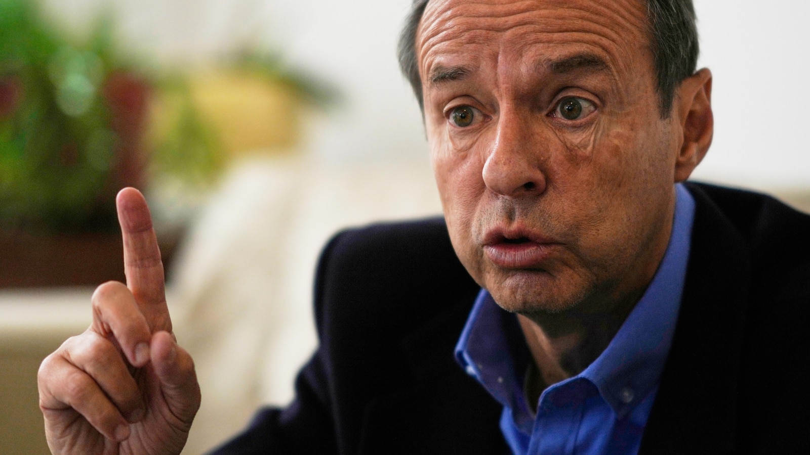 Bolivia`s right-wing ex-president Jorge Quiroga says he`ll `change everything` if elected