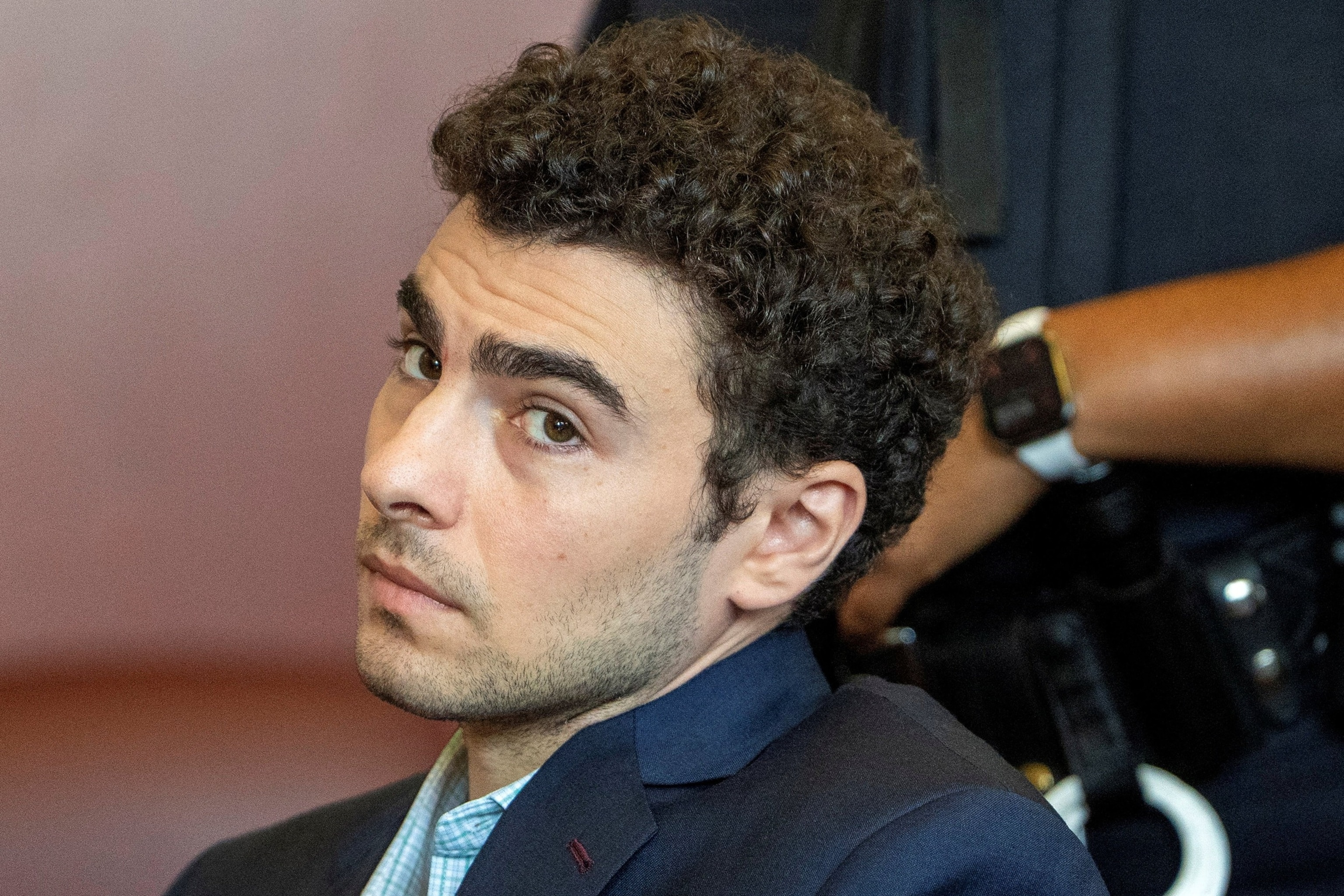 PHOTO: Luigi Mangione appears at an evidence suppression hearing at the Manhattan Supreme Court