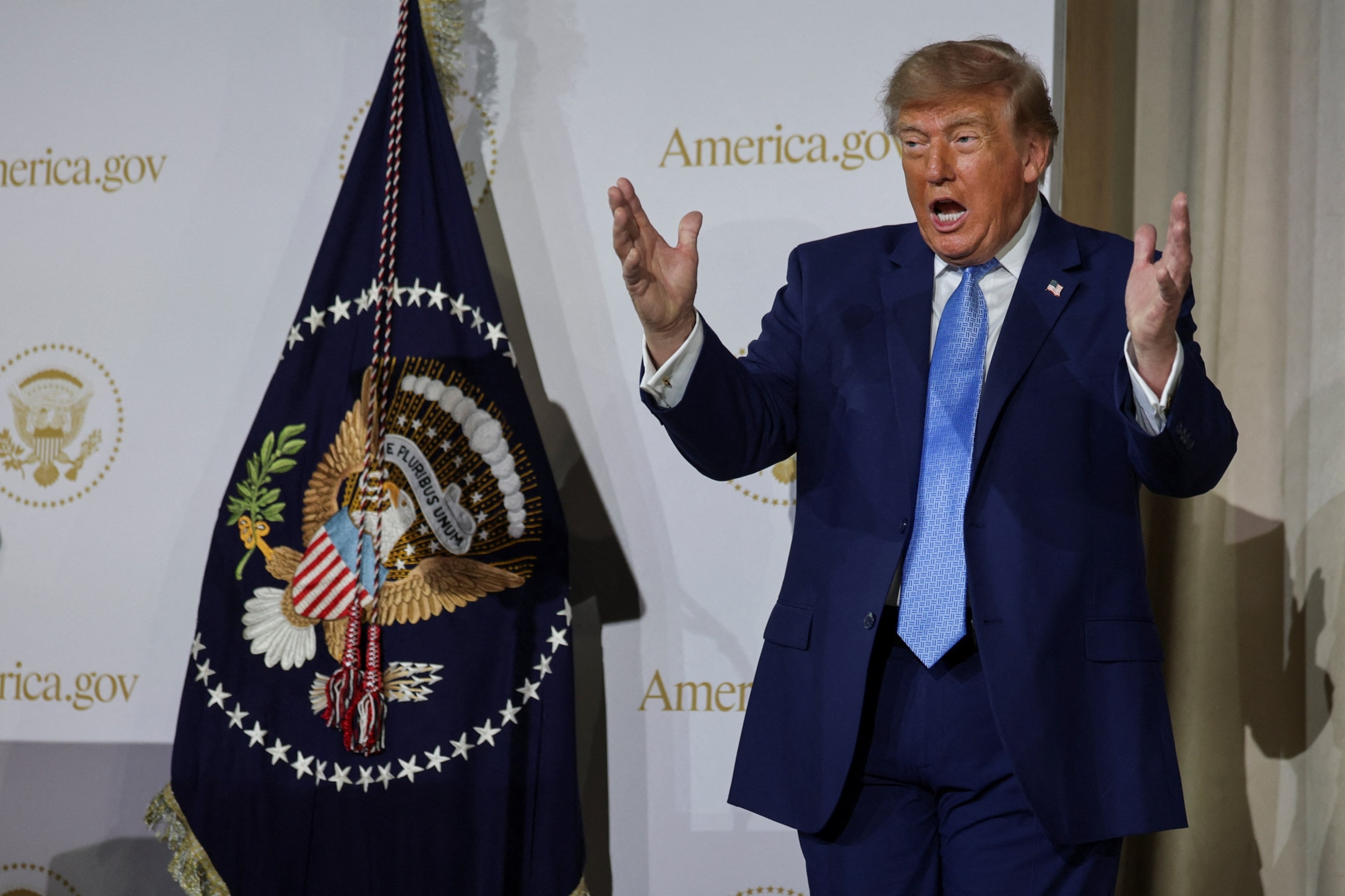 Ahead of meeting with AI leaders, Trump again says he wont stifle the technologys growth Ahead of meeting with AI leaders, Trump again says he wont stifle the technologys growth