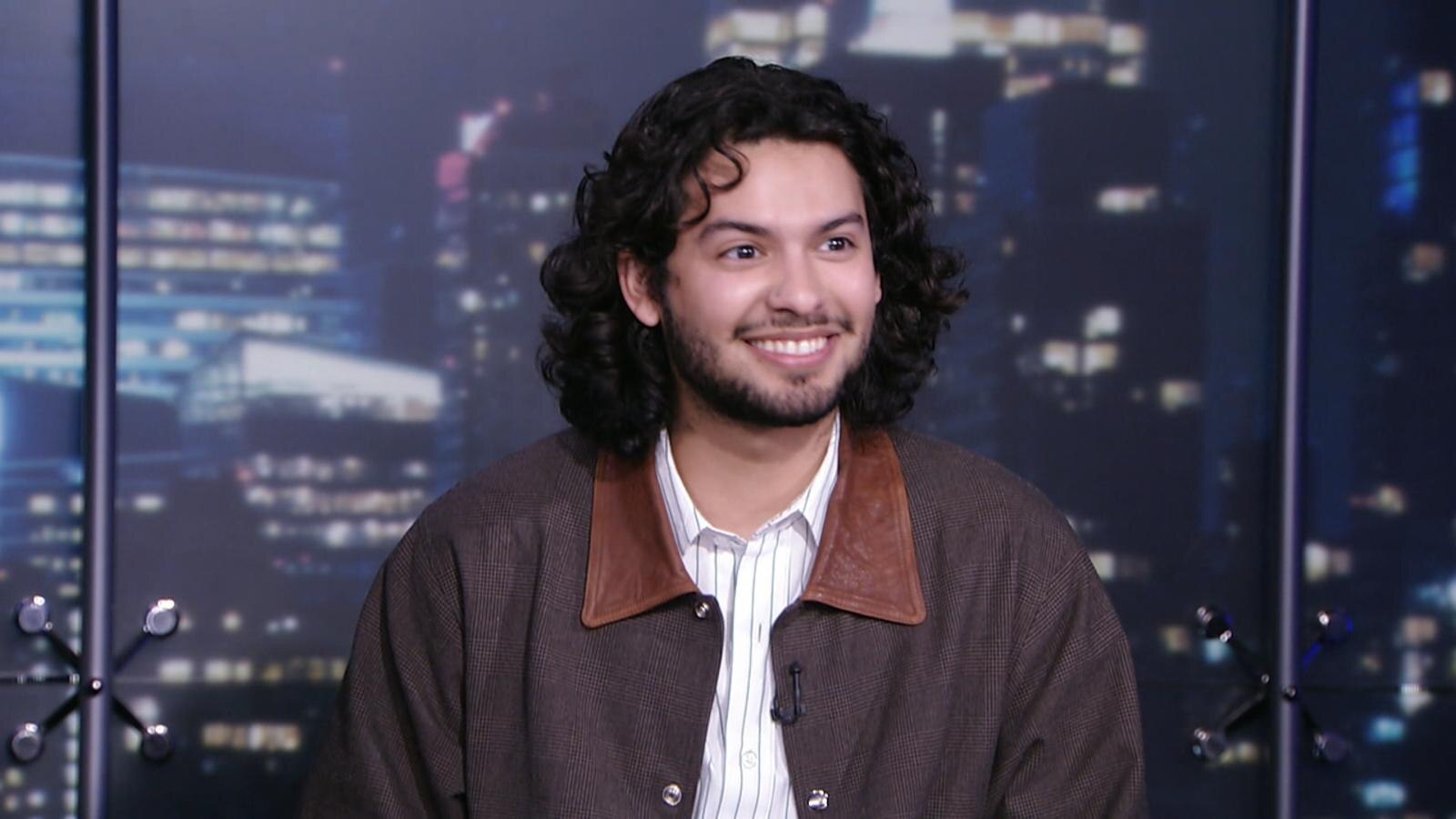 Tayt va külot kiygan sexy qiz video