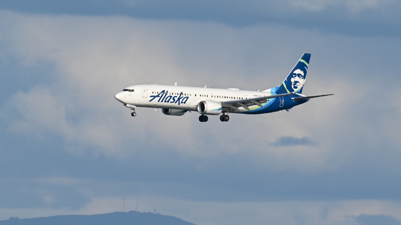 Alaska Airlines Recovers Swiftly After Sunday Night IT Outage Causes Ground Stop