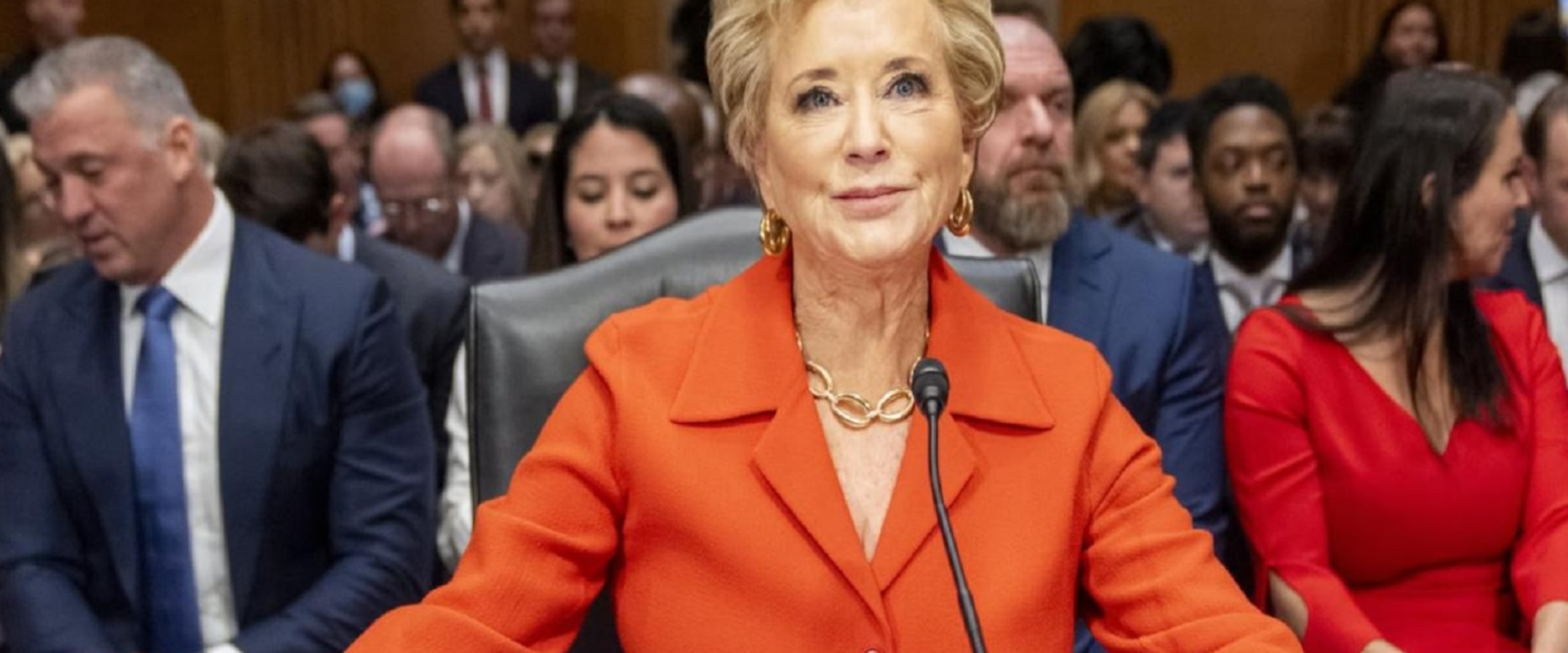 Video House Democrat calls to impeach Secretary of Education Linda