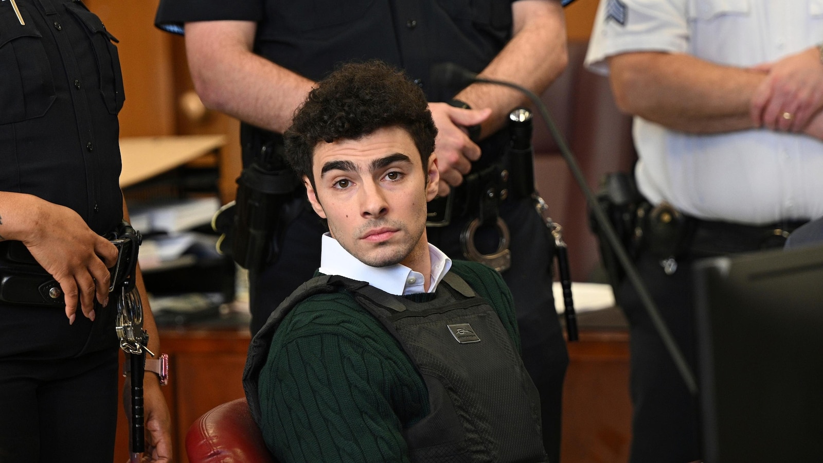 Luigi Mangione prosecutors violating his health privacy rights, defense says