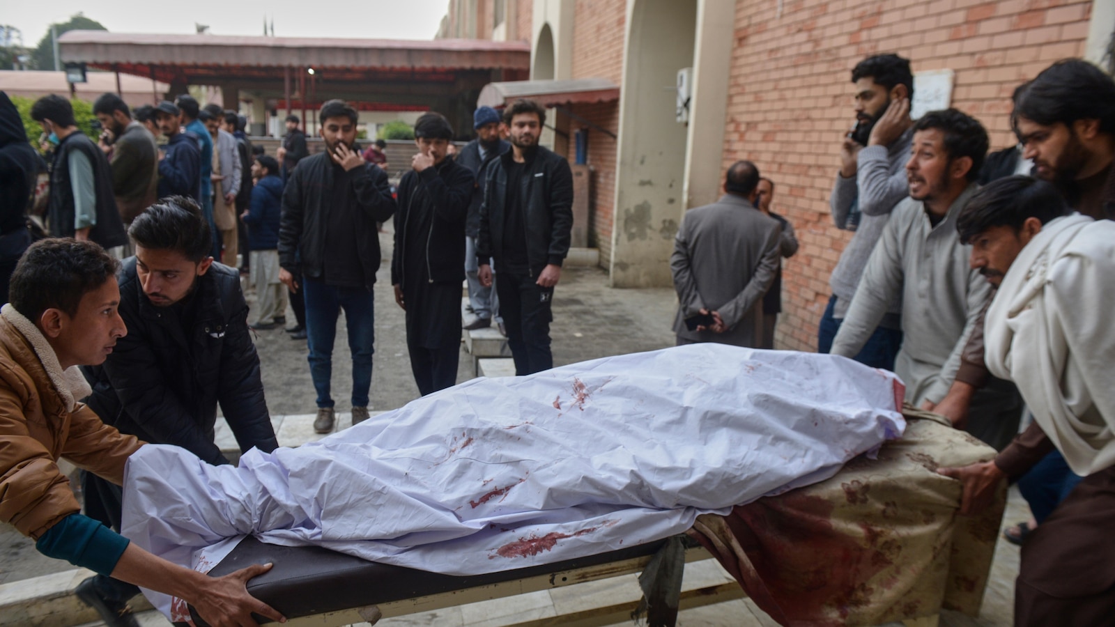 Филиал на групировката Ислямска държава пое отговорност за смъртоносен самоубийствен