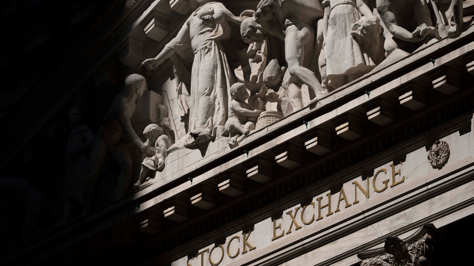  Asian shares mostly fall and US futures are little changed after US inflation data improves