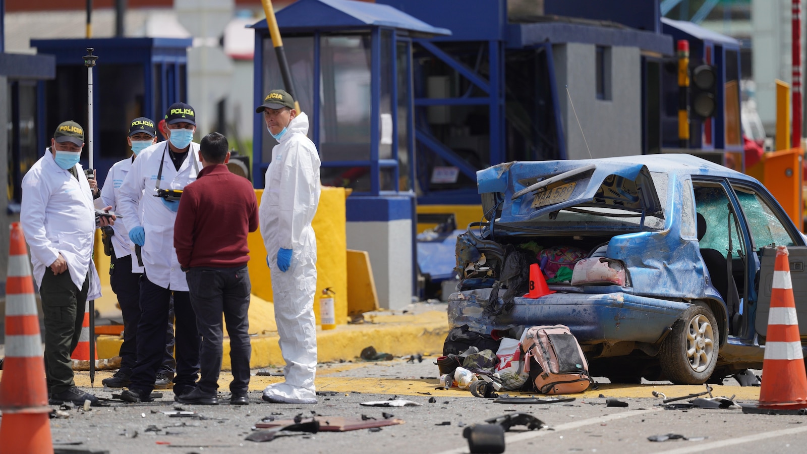 Bij een verkeersongeval in Colombia waarbij meerdere voertuigen betrokken zijn, komen minstens twee mensen om het leven en raken er negentien gewond