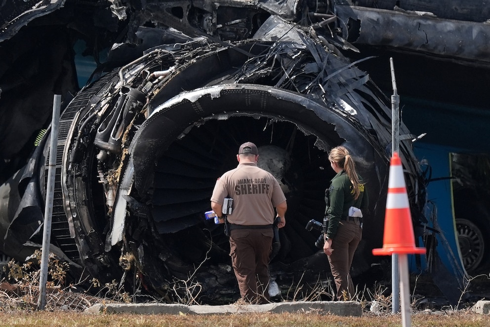 PHOTO: Amazon Plane Overruns Runway