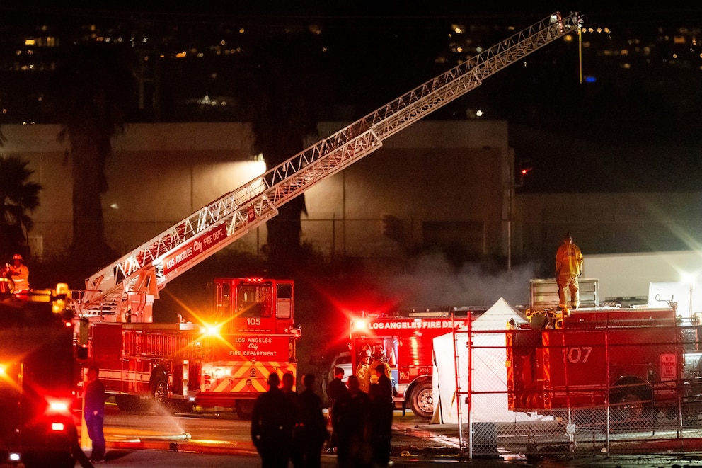 PHOTO: Helicopter Crash Los Angeles