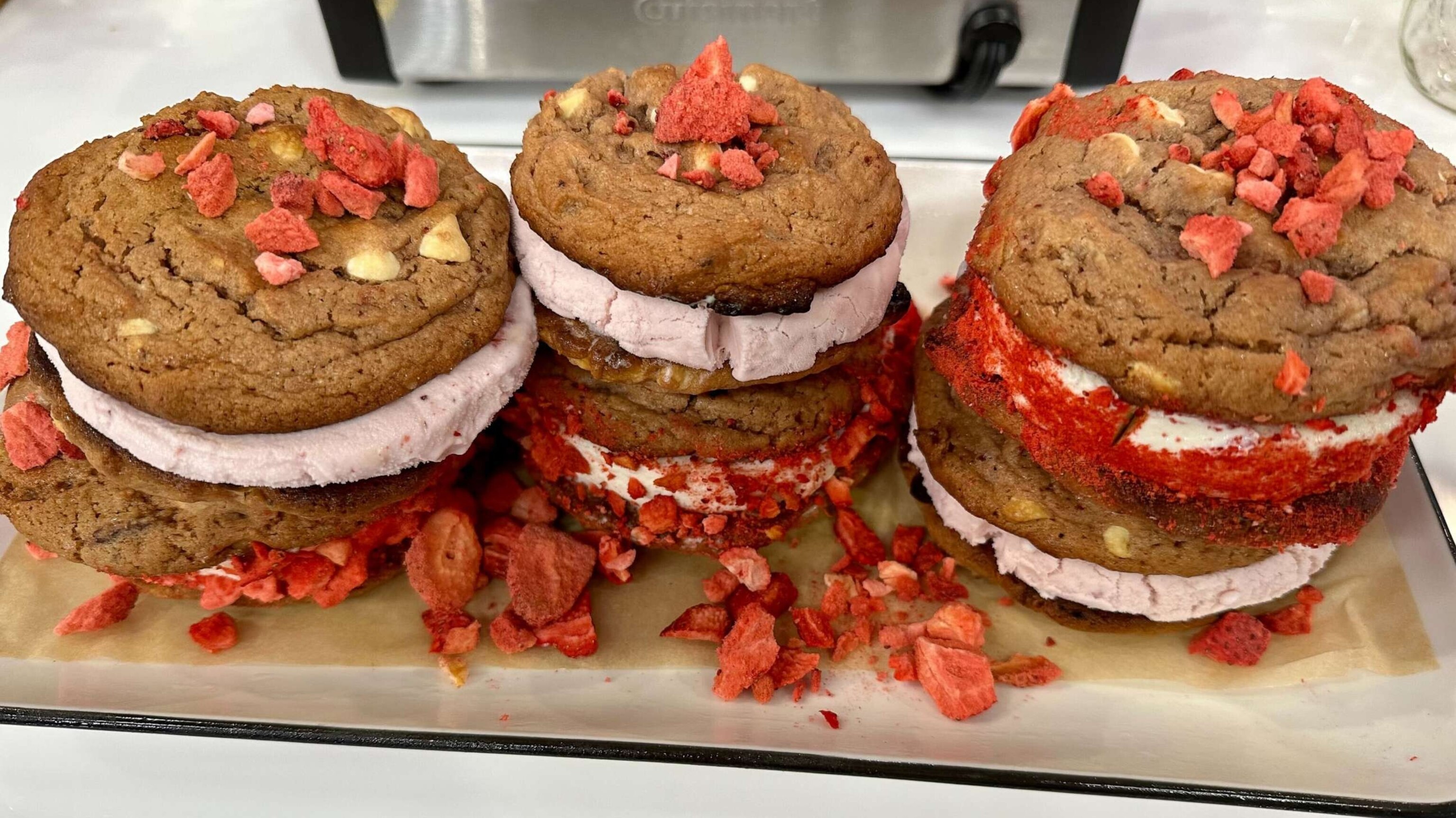 strawberrycreamcookies_1689597