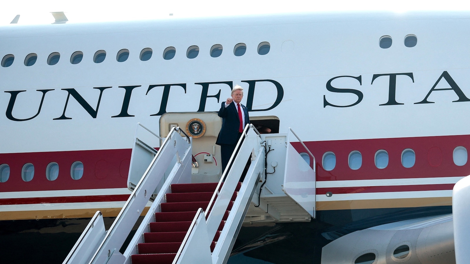 Trump takes 1st flight on Air Force One gifted by Qatar
