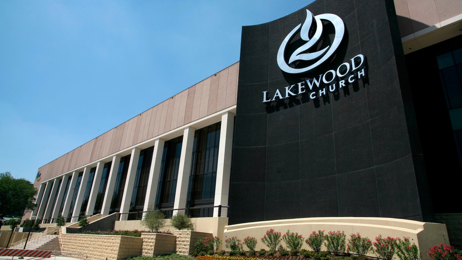 Houston police responding to shooting at or near pastor Joel Osteen's Lakewood Church