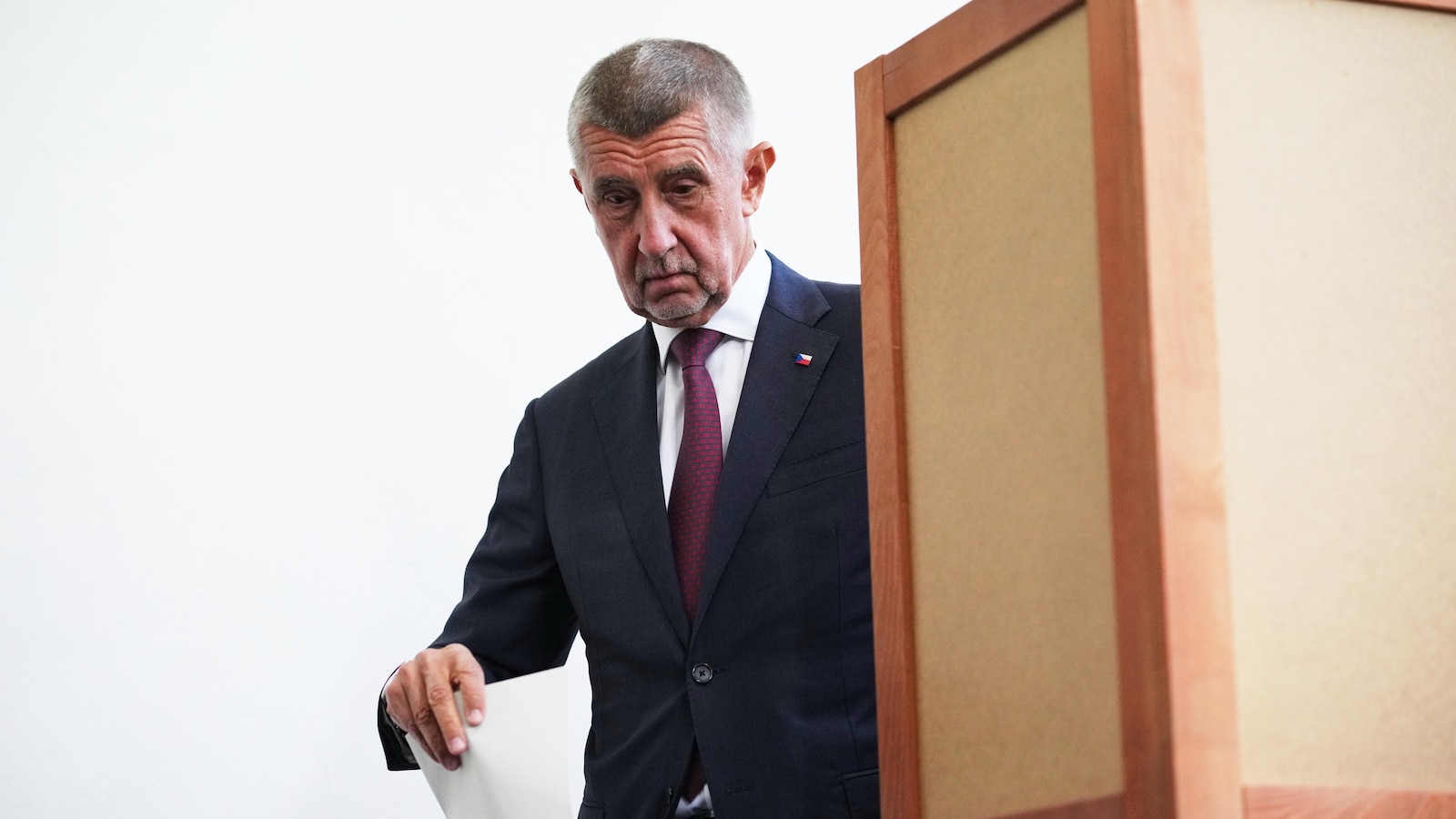 Czech support for Ukraine at stake as populist Babiš poised to return in an election