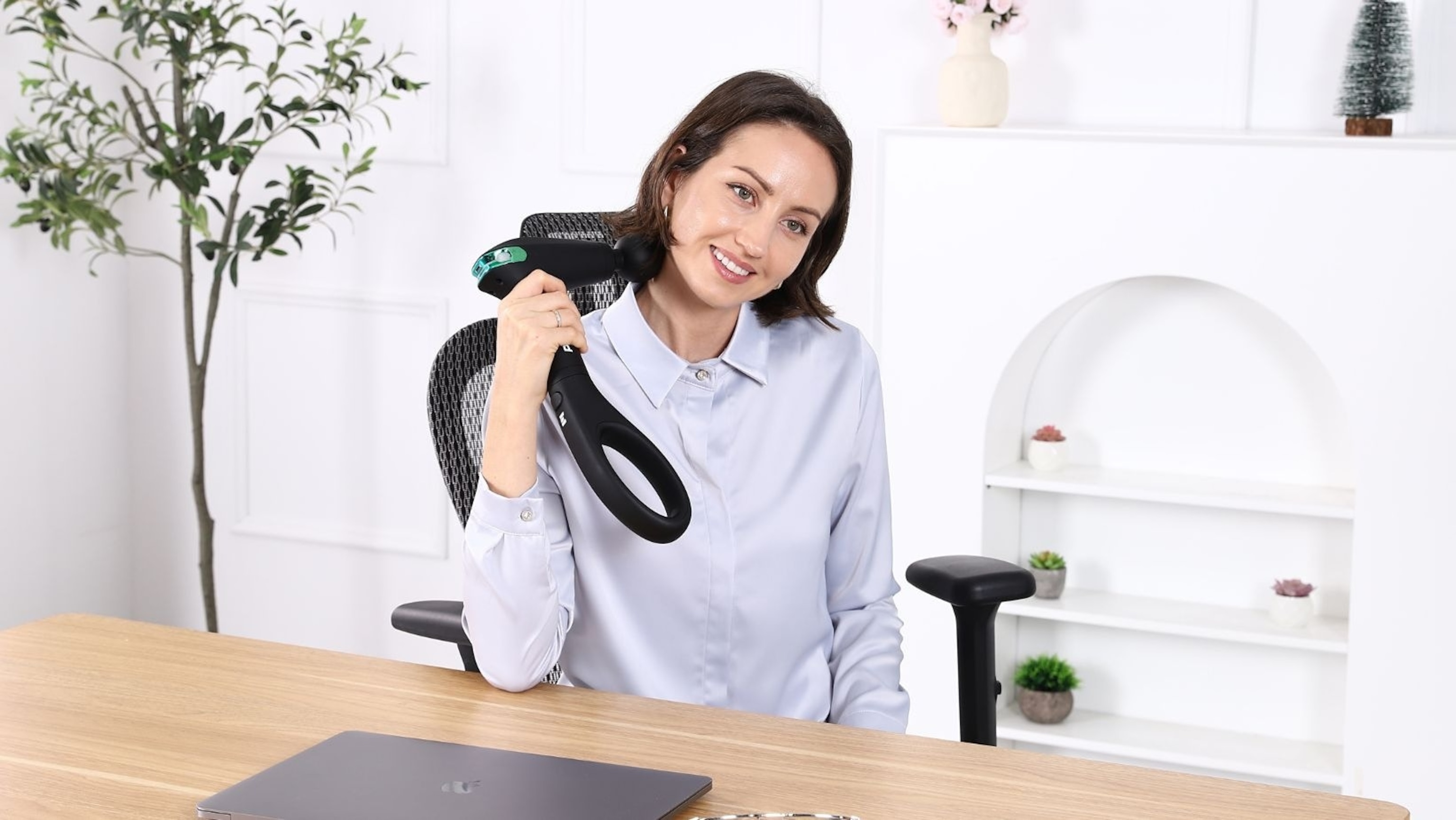 REATHLETE: PULSEMAX Extended Handle Massage Gun