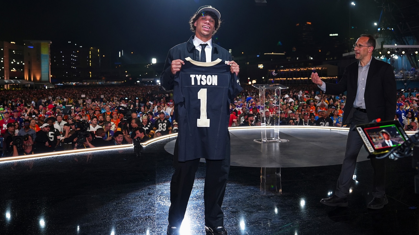 Brothers make history as 1st round draft picks in 2 pro sports