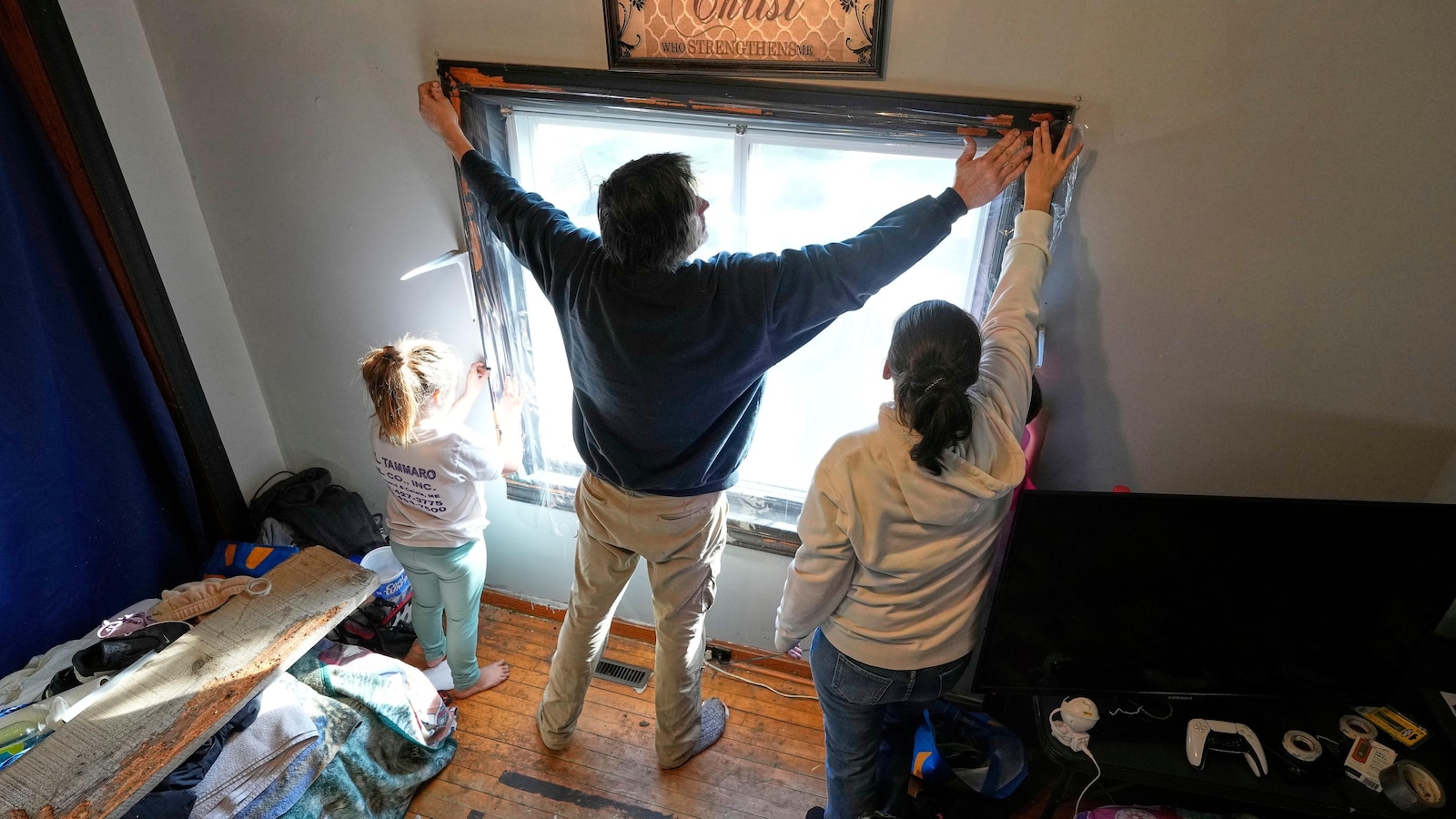 Federal shutdown creates uncertainty for Maine cancer patient struggling to stay warm