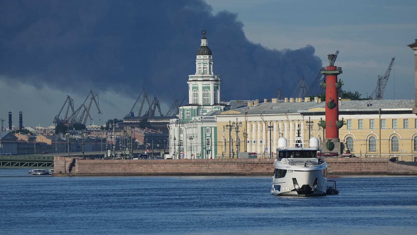 Украйна отново се прицели в Санкт Петербург, след като Путин отхвърли предложението на Зеленски за директни преговори