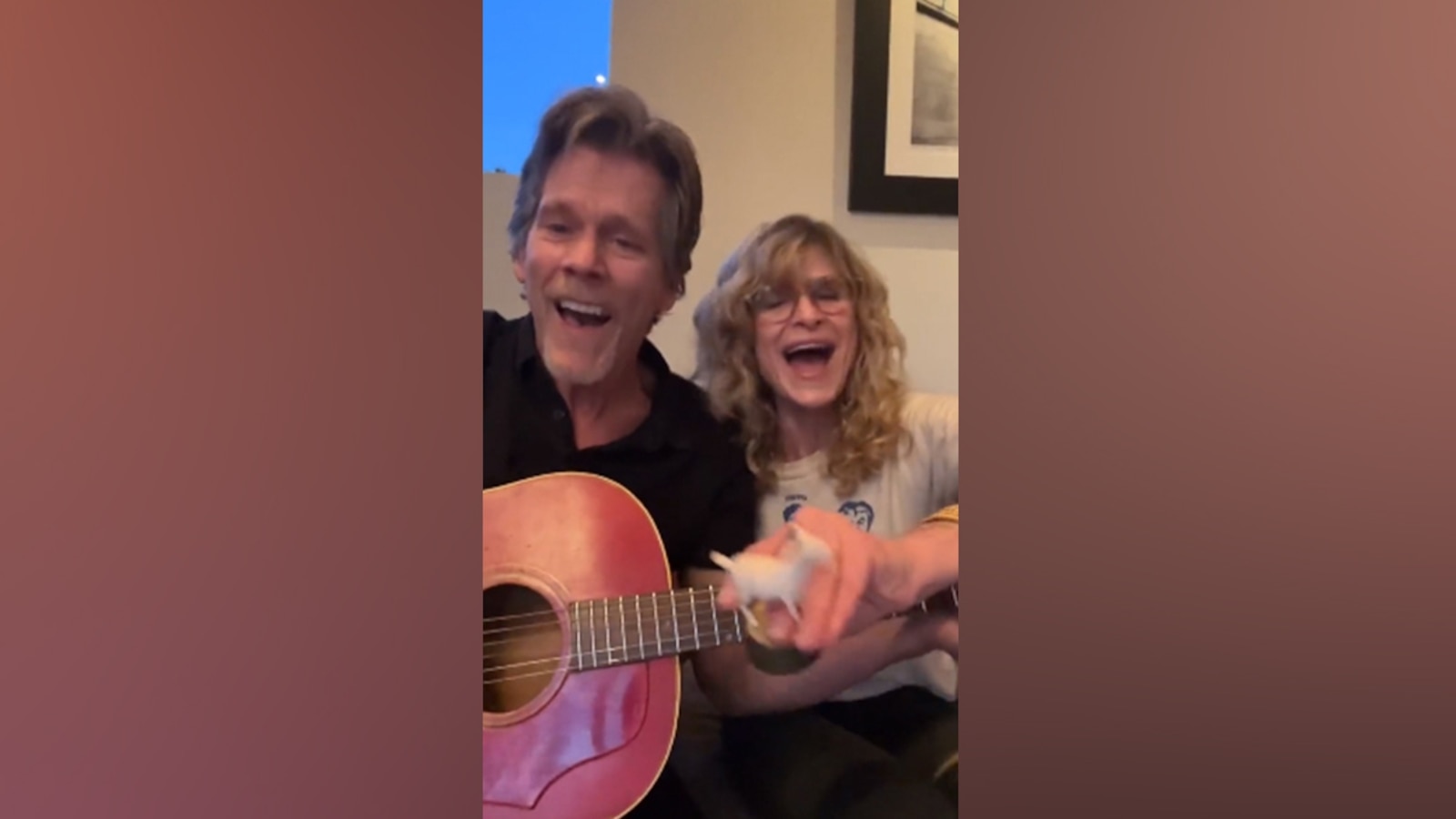 Kevin Bacon and Kyra Sedgwick cover Miley Cyrus' song 'Flowers' ABC News