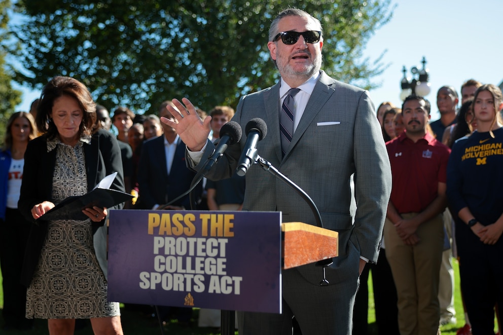 PHOTO: Senators Host PCSA Press Conference With Student Athletes And Coaches