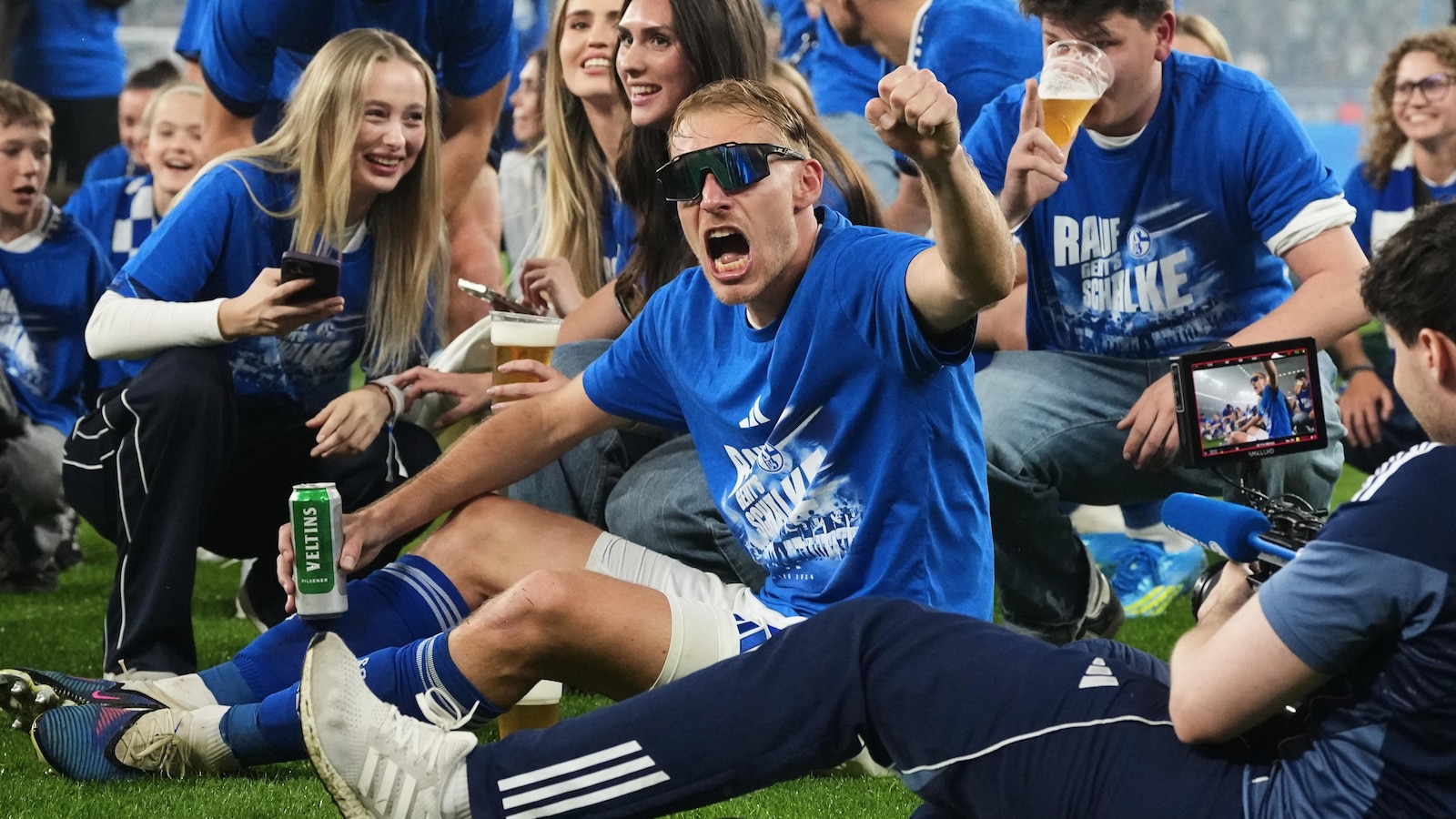 Schalke seals promotion back to the Bundesliga after 3 seasons away