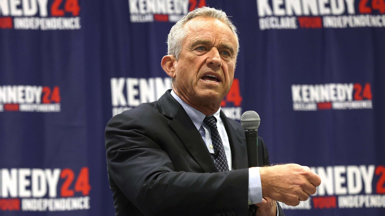 Police arrest intruder at RFK Jr.'s home, Larry Elder drops out and more campaign takeaways - ABC News