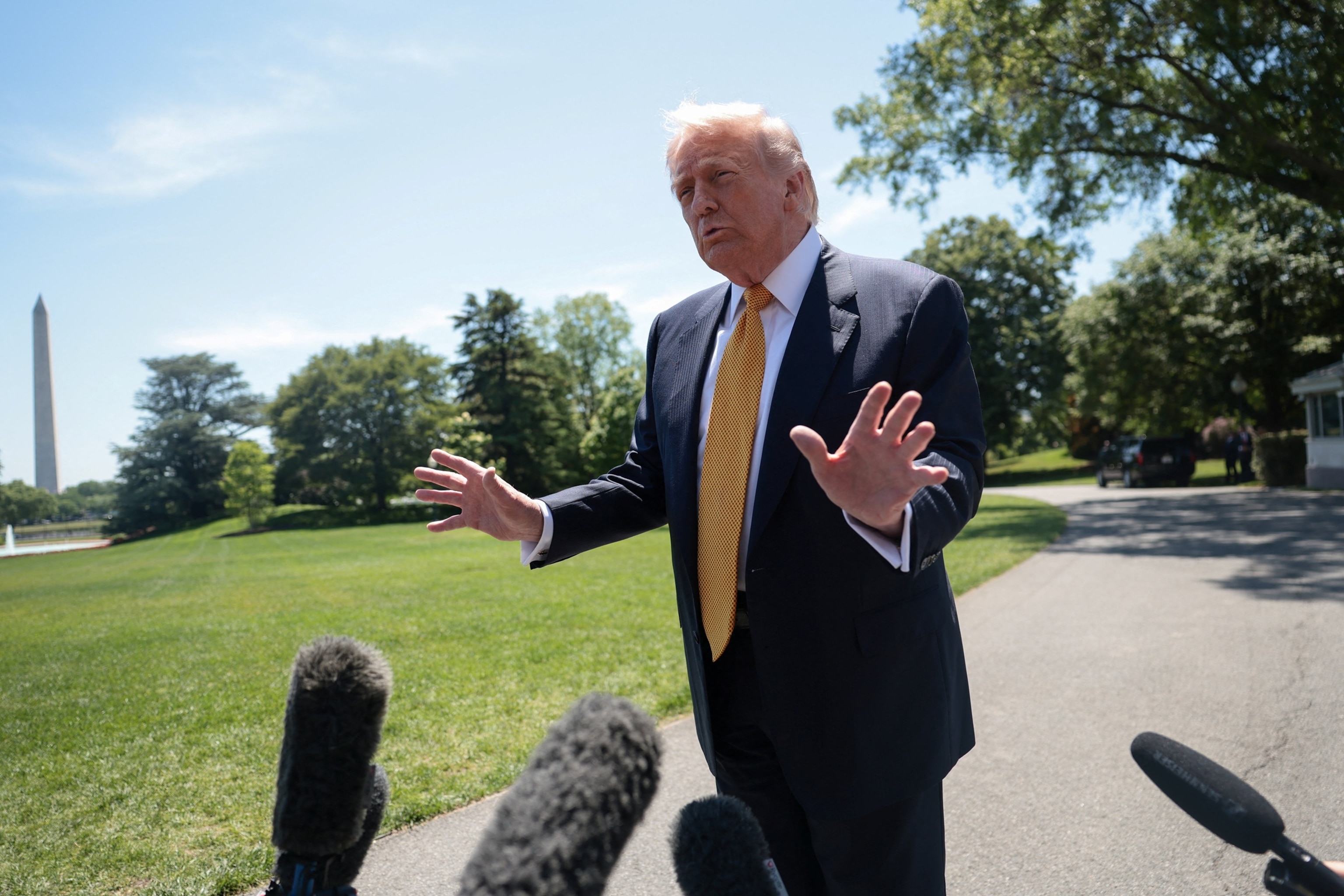 PHOTO: U.S. President Trump departs the White House en route to China