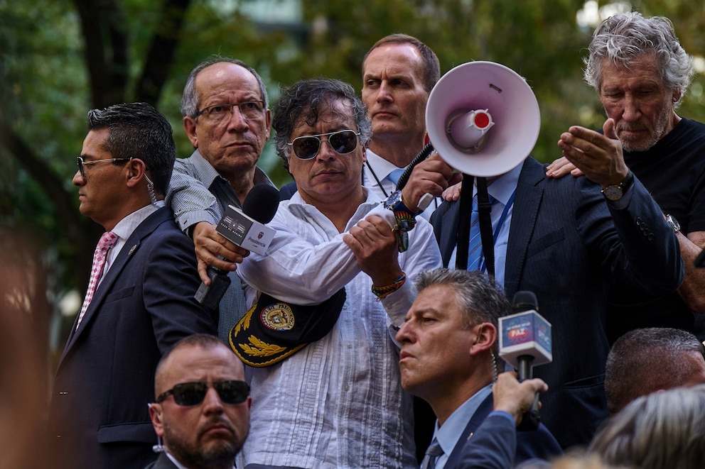 PHOTO: Colombian President Gustavo Petro addresses pro-Palestinian demonstrators during the 80th U.N. General Assembly, in New York City