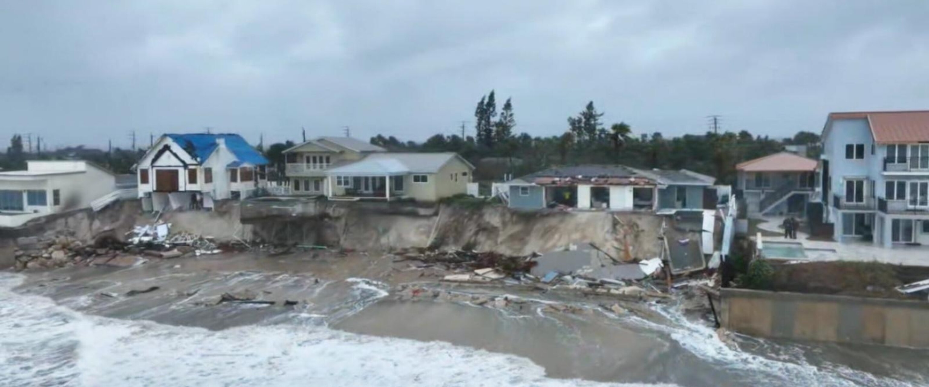 Video Rare November hurricane cuts path of destruction along
