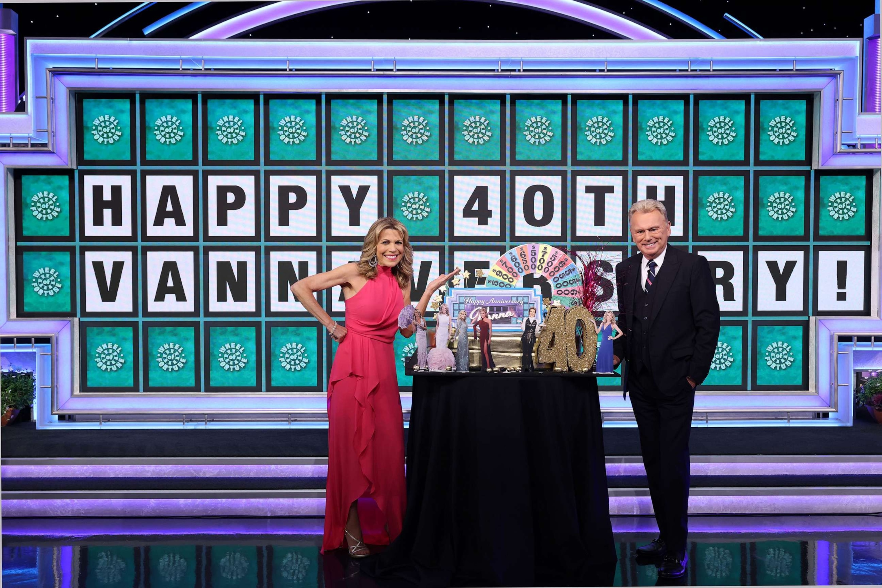 PHOTO: Vanna White celebrated her 40th anniversary on Wheel of Fortune, Dec. 13, 2022. She taped her first show, Dec. 13, 1982.