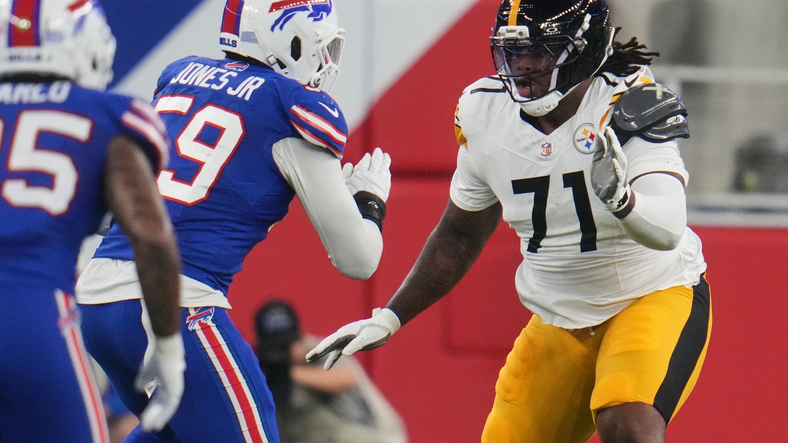 Steelers Rookie Max Iheanachor Hit by $150K Home Burglary