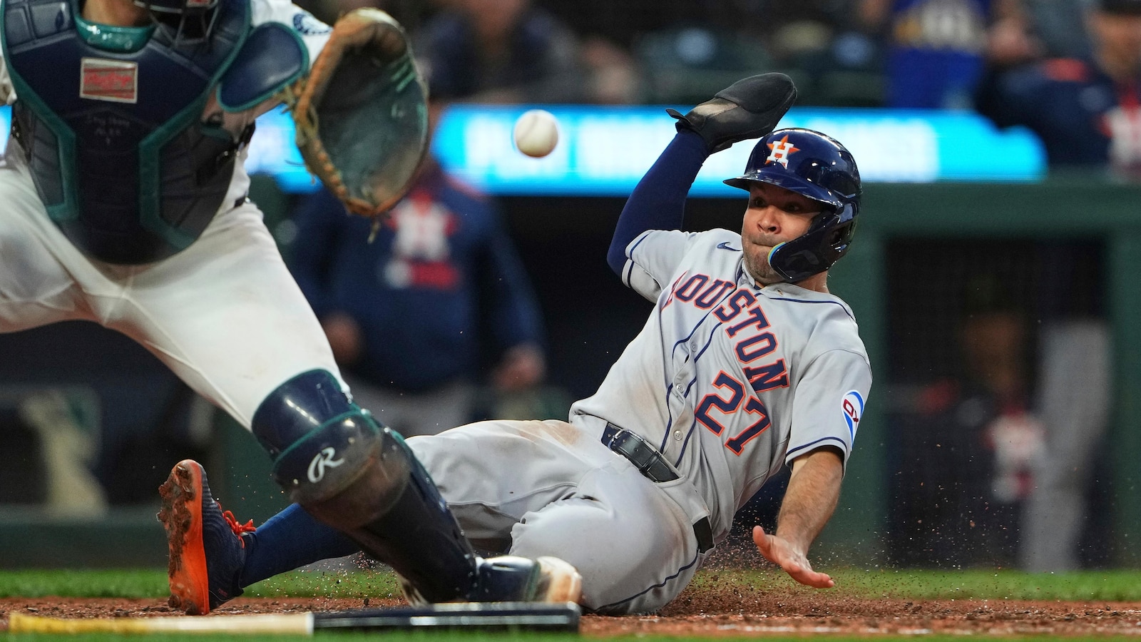Mariners Edge Astros 7-6 on Rookie Cole Young Walk-off