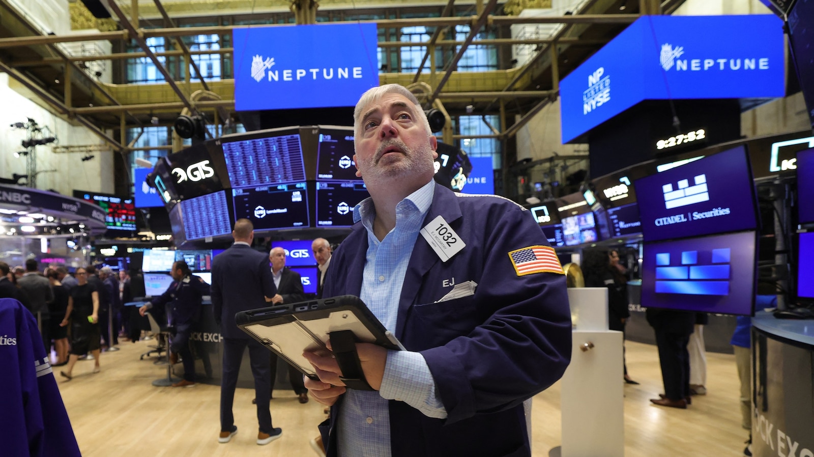 Stocks close higher on 1st day of government shutdown