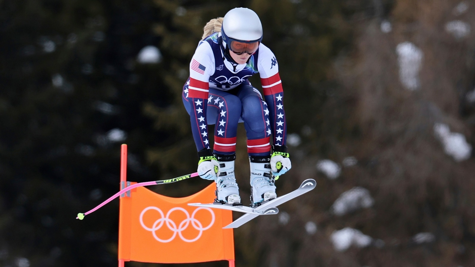 Lindsey Vonn is skiing on a completely torn ACL. Could she still win Olympic gold?