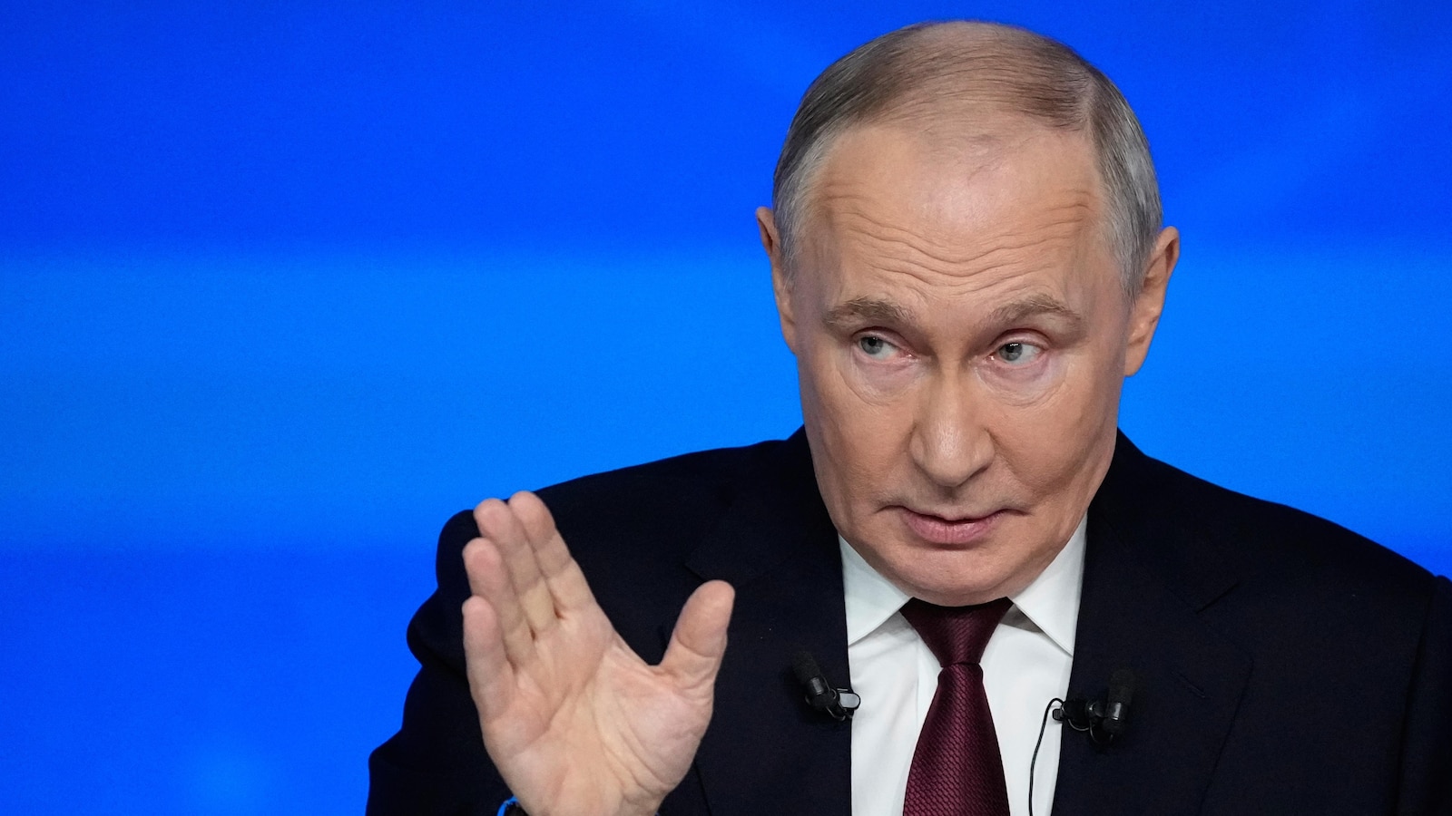 Руският президент Владимир Путин откри своята годишна пресконференцияОт ХАРИЕТ МОРИС