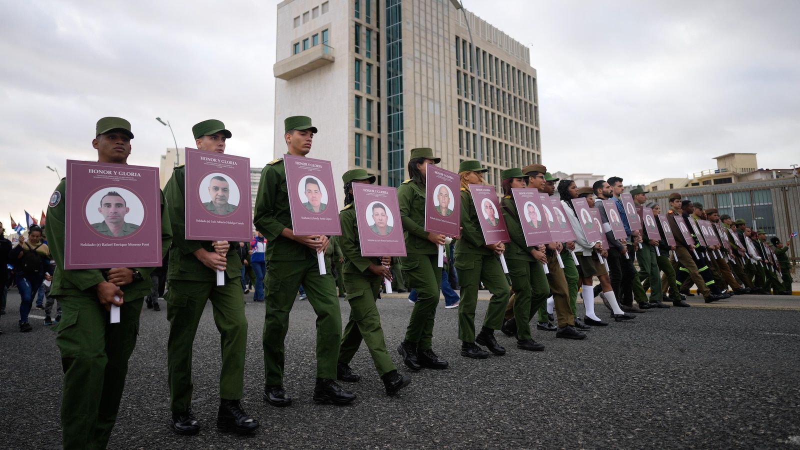  Cuba launches mass demonstration to decry US attack on Venezuela and demand Maduros release