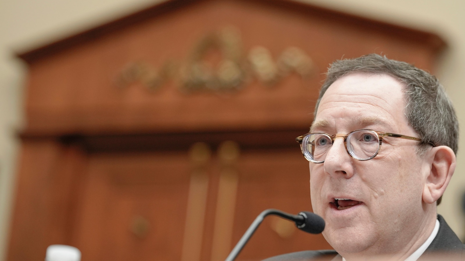 Northwestern president announces resignation following tenure marked by White House tension