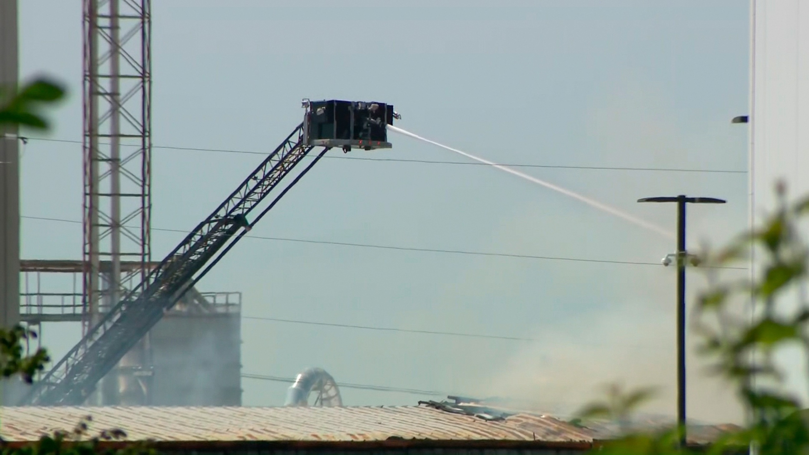 2 children, adult killed in explosion at Nebraska plant: Mayor