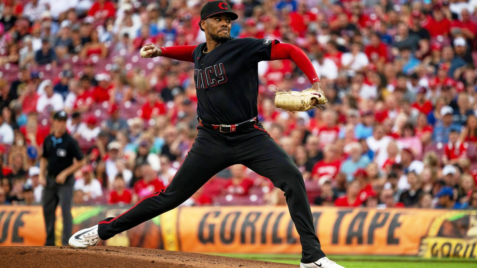 Hunter Greene poncha a 12 y permite 3 hits en 7 entradas mientras los Rojos derrotan a los Cachorros 4-0