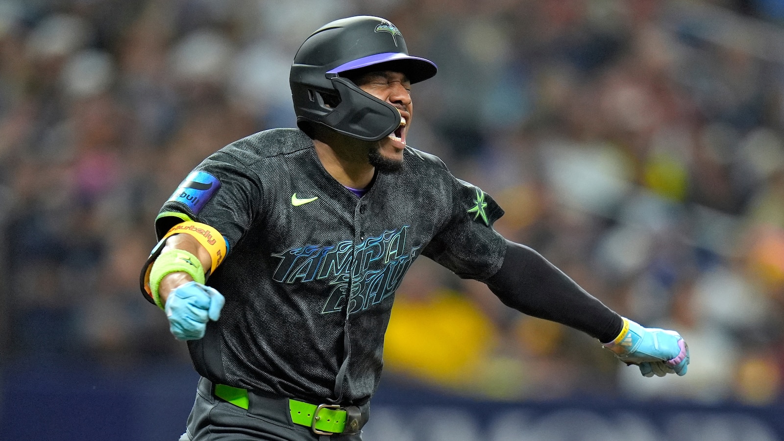 Rays Rally Past Padres 7-6 on Simpson's Late RBI Single; Rengifo Injured