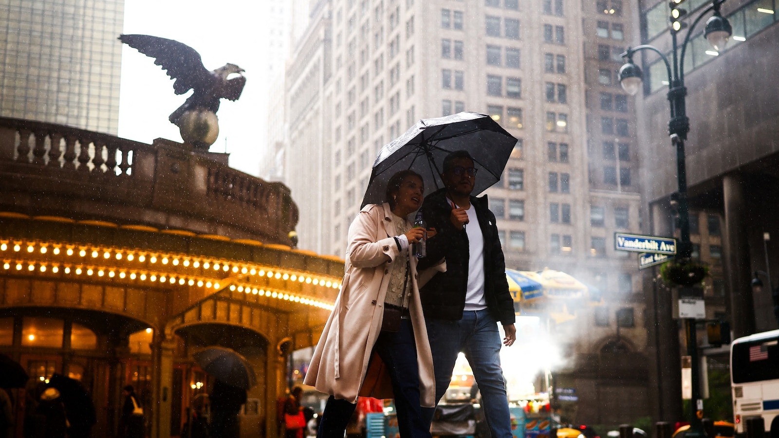  Nor'easter weakens after deadly battering of Northeast