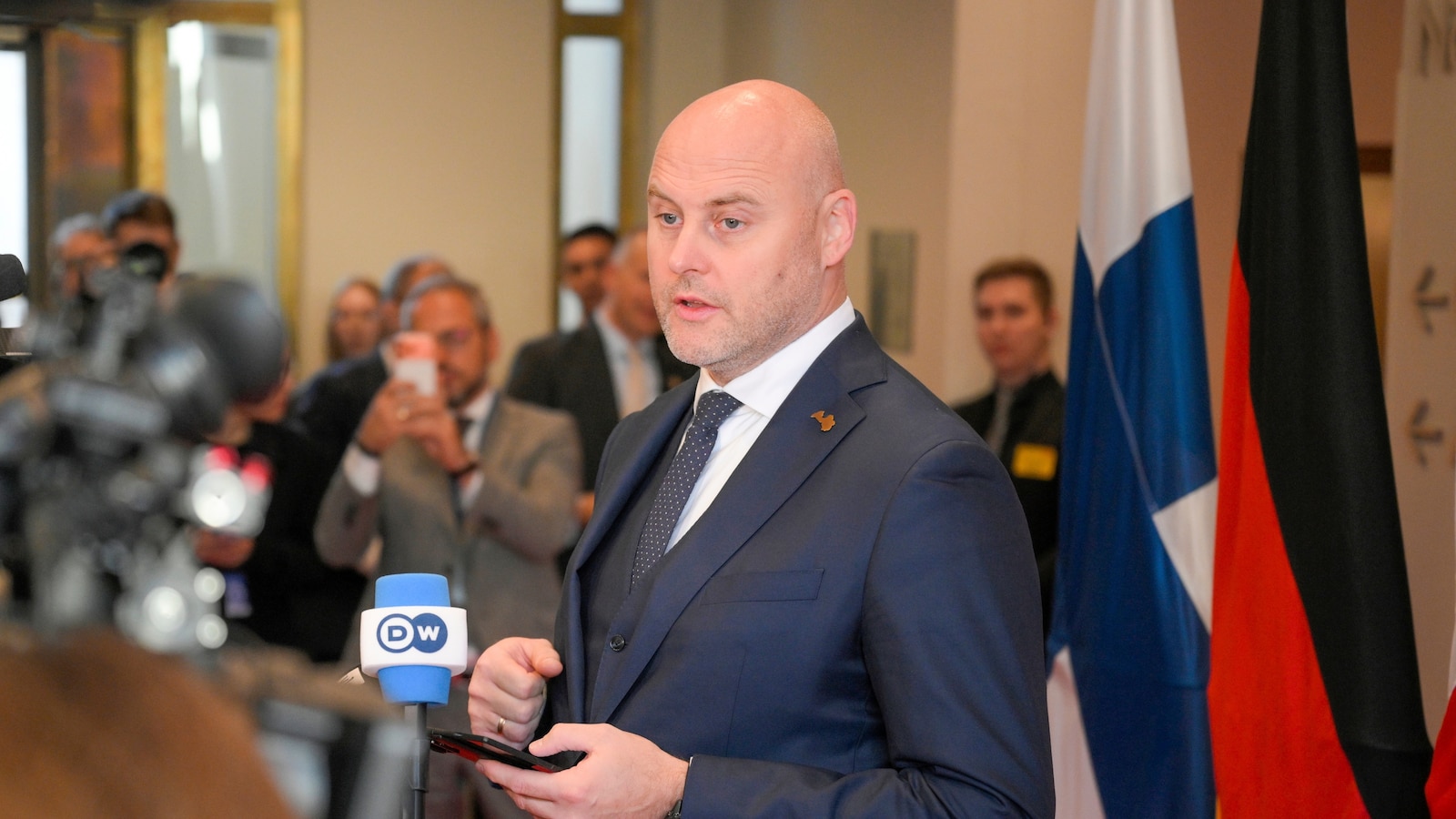 Латвийците гласуват за нов парламент на фона на опасения от руски хибридни атаки
