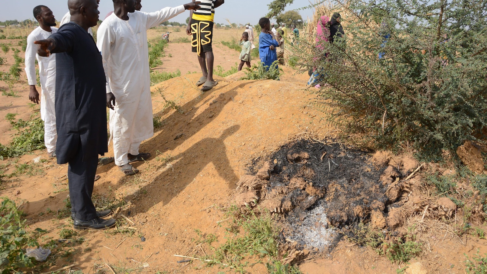 Нигерийските селяни са разтърсени от въздушните удари на САЩ, които накараха домовете им да се разтреперят и небето да свети в червено